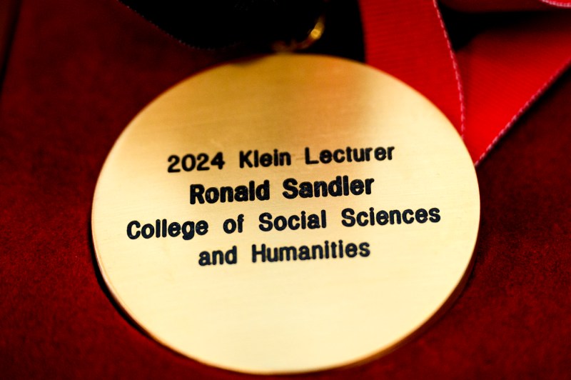 金牌由2024Klein讲师Ronald Sandler社会科学人文学院刻